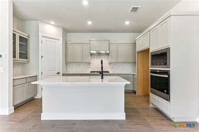 Emory plan with upgraded kitchen, quartz countertops, tile - photo 6
