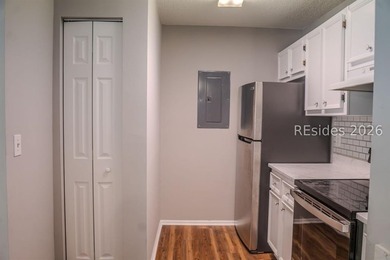 Excellent option for many reasons. Recently remodeled 2 bed 2 - photo 16