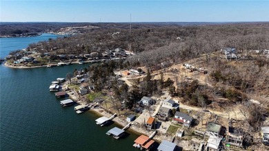 Tucked along the shoreline in year-round deep water, this - photo 18