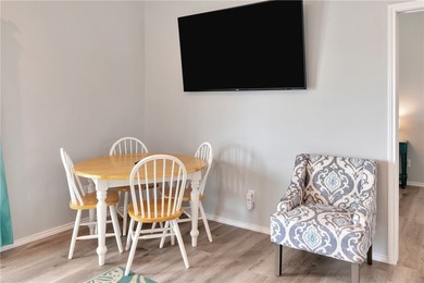 Welcome to *Texas Tides* a beautiful 3 bedroom 2 bath home in - photo 4