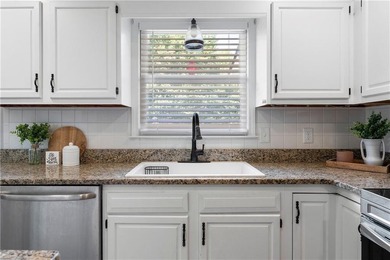 Welcome to 9 Topridge Road in the highly sought-after Spicewood - photo 11