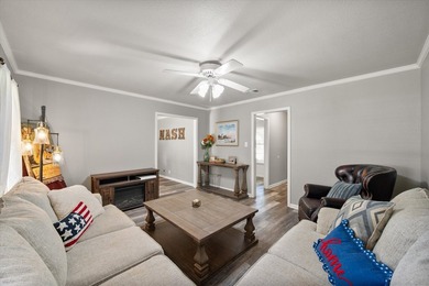 Welcome home to this beautifully updated 3-bedroom, 2-bath home - photo 14