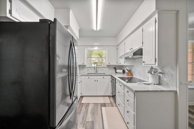 Welcome home to this beautifully updated 3-bedroom, 2-bath home - photo 20
