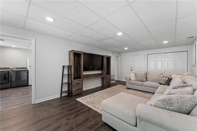 Welcome to 9 Topridge Road in the highly sought-after Spicewood - photo 33