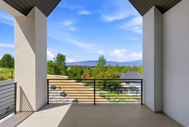 Make your way up a private lane to an exceptional modern estate - photo 40