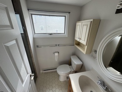 Incredible 2 bed 1 bath condo in central district of Ocean City! - photo 12