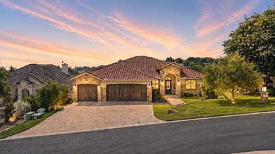 Experience refined luxury living in this exceptional golf course - photo 1