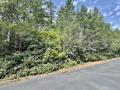 Tucked away on a private road in desirable Heceta South, this 0 - photo 5