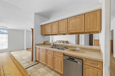 Charming 1.1 Acre Home with Gorgeous Mountain Views! Welcome to