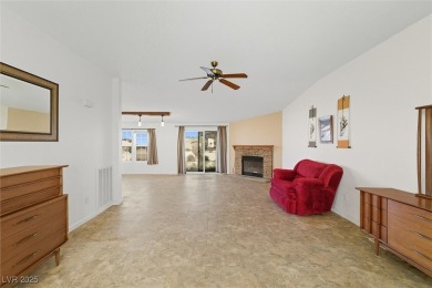 Charming 1.1 Acre Home with Gorgeous Mountain Views! Welcome to