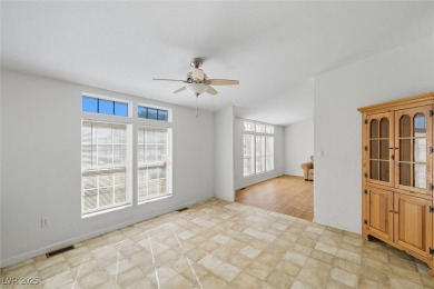 Charming 1.1 Acre Home with Gorgeous Mountain Views! Welcome to