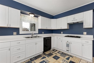 This ranch offers a layout and level of flexibility that's hard - photo 16
