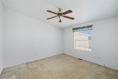 Charming 1.1 Acre Home with Gorgeous Mountain Views! Welcome to