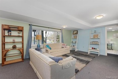 This ranch offers a layout and level of flexibility that's hard - photo 21