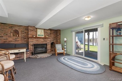 This ranch offers a layout and level of flexibility that's hard - photo 22