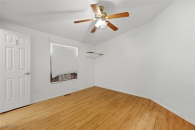 Charming 1.1 Acre Home with Gorgeous Mountain Views! Welcome to