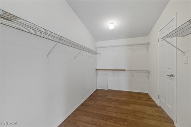 Charming 1.1 Acre Home with Gorgeous Mountain Views! Welcome to