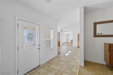 Charming 1.1 Acre Home with Gorgeous Mountain Views! Welcome to