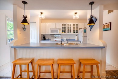 Experience the best of lakeside living in this unique property - photo 4