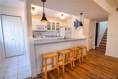 Experience the best of lakeside living in this unique property - photo 8