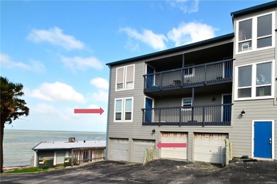 Second story Condo in Jackson's Landing with two car garage, two - photo 6