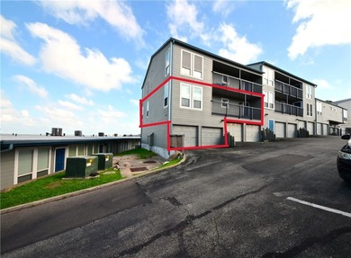 Second story Condo in Jackson's Landing with two car garage, two - photo 8