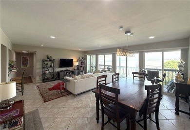 Second story Condo in Jackson's Landing with two car garage, two - photo 10