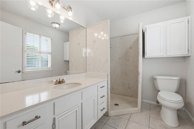 Say hello to your gorgeous new home! This stunningly updated - photo 21