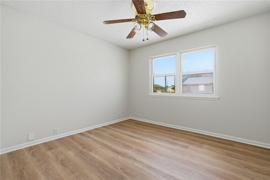 Say hello to your gorgeous new home! This stunningly updated - photo 23