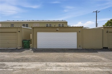 Say hello to your gorgeous new home! This stunningly updated - photo 27