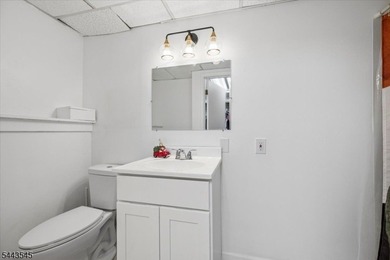 Welcome home to this beautifully maintained 3-bedroom bi-level - photo 28
