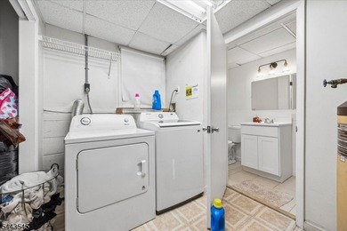 Welcome home to this beautifully maintained 3-bedroom bi-level - photo 29