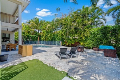 Elegant home located in the prestigious Cutler Cay community - photo 3
