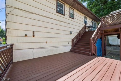 Welcome home to this beautifully maintained 3-bedroom bi-level - photo 34