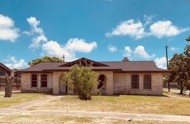 This ranch style home sits in a location with genuine - photo 2