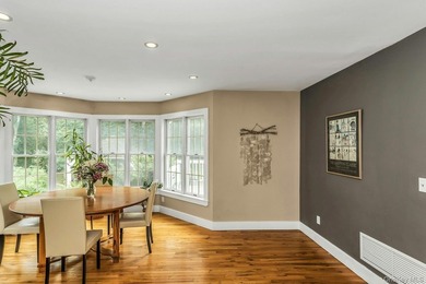 HAMPTON BAYS -- COASTAL LIVING AT ITS BEST Nestled on a private - photo 9