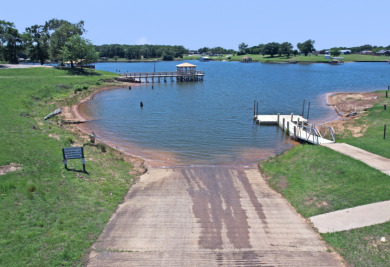 Lot in Gated Waterfront Community on Lake Fork, RV, carport, shed - photo 16