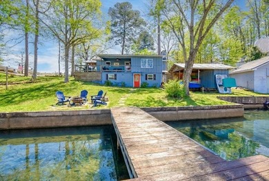 Lakefront opportunity on Lake Martin featuring a well-maintained - photo 2