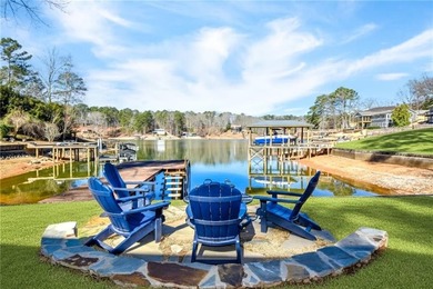 Lakefront opportunity on Lake Martin featuring a well-maintained - photo 4