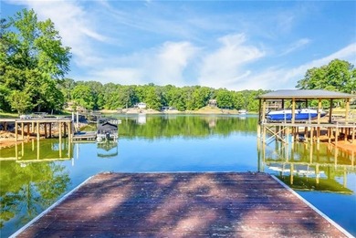 Lakefront opportunity on Lake Martin featuring a well-maintained - photo 6