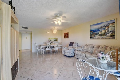Welcome to Las Verdes, a vibrant and beautifully maintained 55+ - photo 11