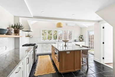 A Rare Opportunity to Own a Piece of Montauk History. Step into - photo 3