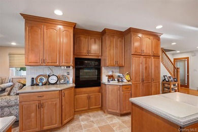 Welcome to Briarcliff! This charming Cape offers 3 Bedrooms, 2 - photo 15