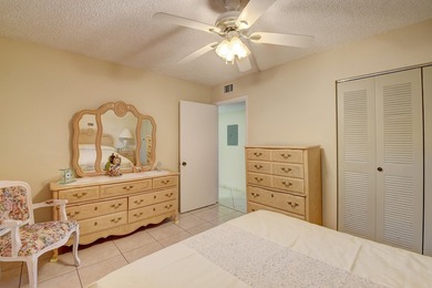 Welcome to Las Verdes, a vibrant and beautifully maintained 55+ - photo 18