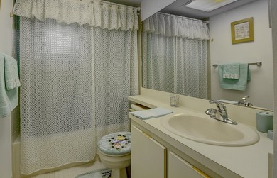 Welcome to Las Verdes, a vibrant and beautifully maintained 55+ - photo 19