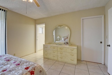 Welcome to Las Verdes, a vibrant and beautifully maintained 55+ - photo 21
