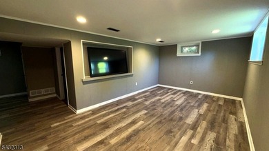 *WOW* GREAT LOCATION GREAT PRICE, LIGHT AND BRIGHT RANCH WITH - photo 23