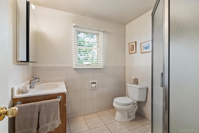 Welcome to Briarcliff! This charming Cape offers 3 Bedrooms, 2 - photo 24