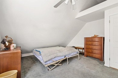 Welcome to Briarcliff! This charming Cape offers 3 Bedrooms, 2 - photo 25