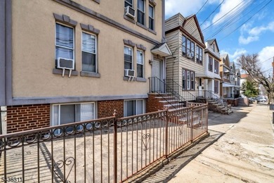 Beautifully maintained 2-bedroom, 1 full bath condo featuring - photo 26
